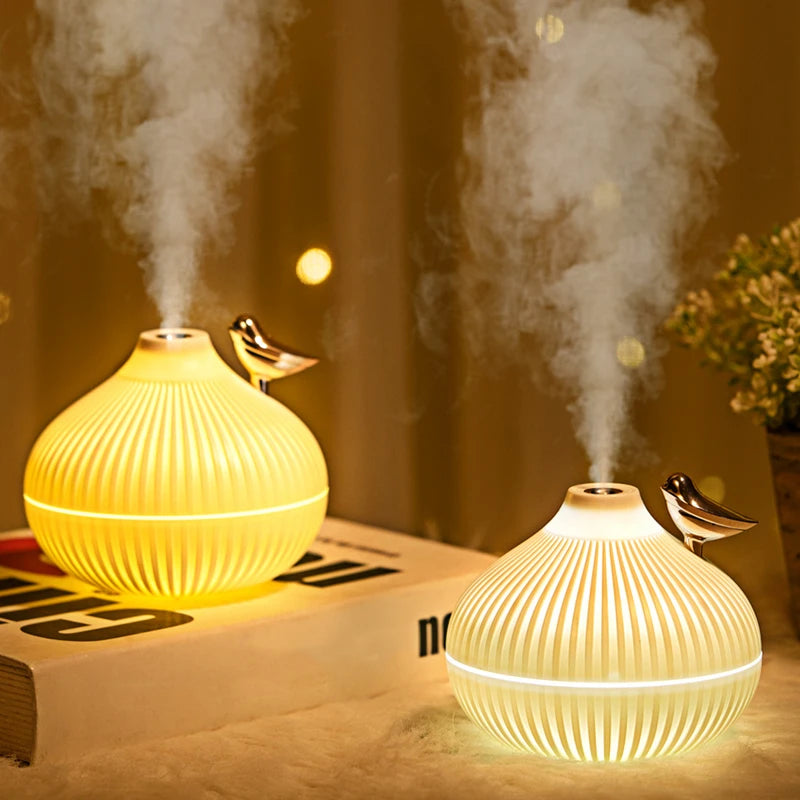Air Humidifier, Small Onion Style Humidifier With Night Light, Atmosphere Light, Room freshener, Mini-size USB Air Humidifier For Home 300ml USB